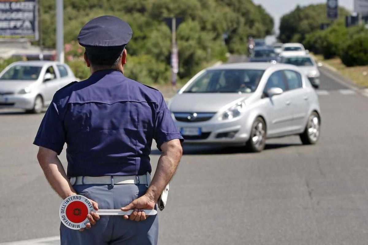 Forze dell'Ordine vigilano in strada